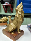 Estátua Artesanal Lobo Uivando Dourado 3D