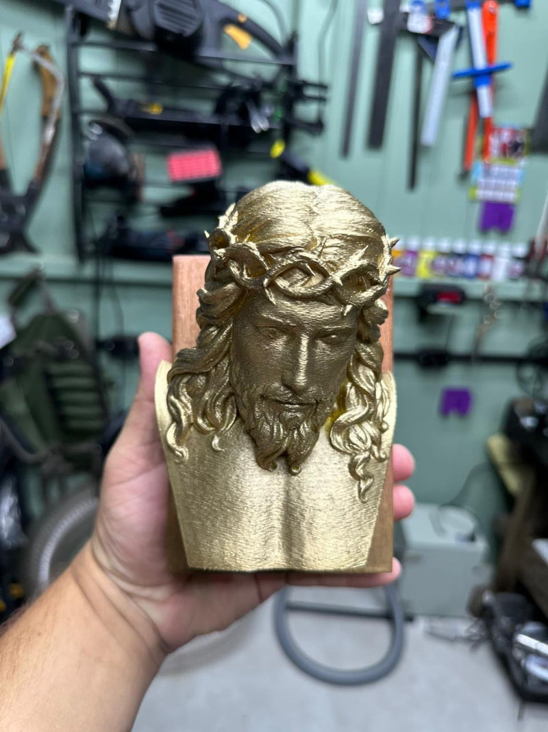 Busto Jesus Cristo Coroa Espinhos Dourado 3d