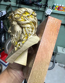 Busto Jesus Cristo Coroa Espinhos Dourado 3d