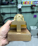 Busto Jesus Cristo Coroa Espinhos Dourado 3d